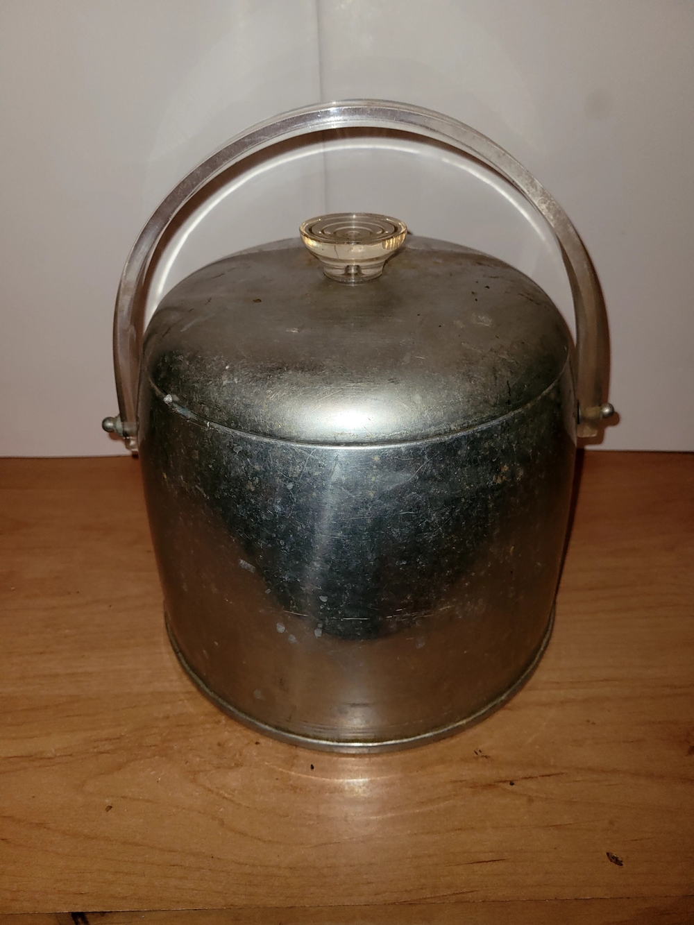 Silver Metal Ice Bucket with Clear Handle and Knob